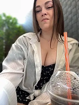 Chatroom XXX en direct de CrazyTori