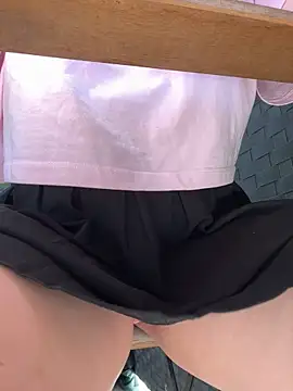 CrazyToriのライブXXXチャット
