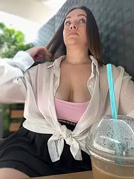 Chatroom XXX en direct de CrazyTori