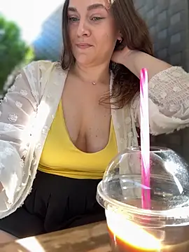 دردشة CrazyTori الجنسية المباشرة