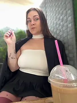 CrazyTori Adlı Modelin Canlı XXX Sohbeti