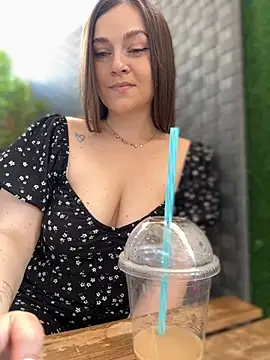 CrazyTori Adlı Modelin Canlı XXX Sohbeti