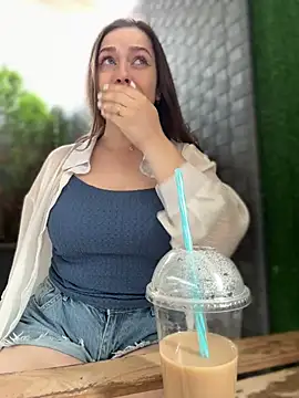 CrazyTori élő XXX-chatje