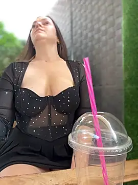 XXX chat uživo modela CrazyTori