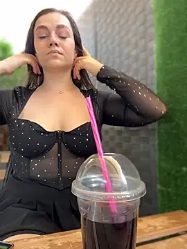 Show modela CrazyTori na web-kameri