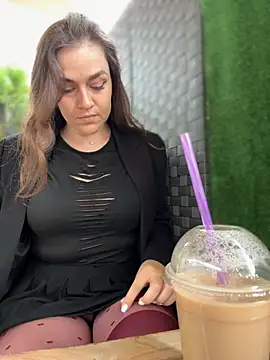 دردشة CrazyTori الجنسية المباشرة