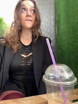 CrazyTori Adlı Modelin Canlı XXX Sohbeti