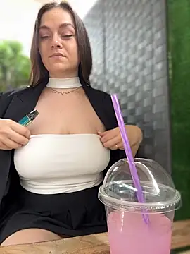 Chat +18 de CrazyTori ao vivo