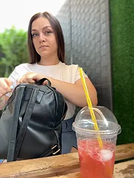 دردشة CrazyTori الجنسية المباشرة