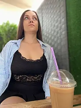 دردشة CrazyTori الجنسية المباشرة