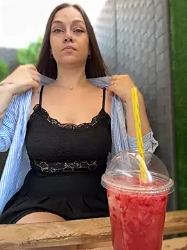CrazyTori Adlı Modelin Canlı XXX Sohbeti