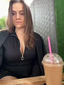 دردشة CrazyTori الجنسية المباشرة