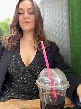 دردشة CrazyTori الجنسية المباشرة