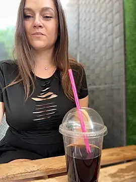 CrazyTori live XXX chat