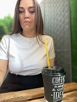 XXX chat uživo modela CrazyTori