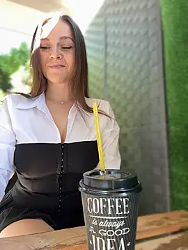 CrazyTori XXX чат на живо