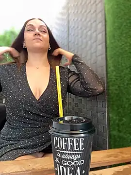 CrazyTori Adlı Modelin Canlı XXX Sohbeti