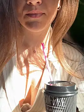 XXX chat uživo modela CrazyTori