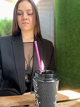 دردشة CrazyTori الجنسية المباشرة