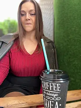 CrazyTori Adlı Modelin Canlı XXX Sohbeti