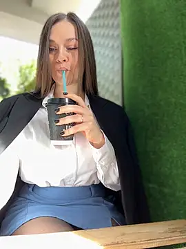 XXX chat uživo modela CrazyTori