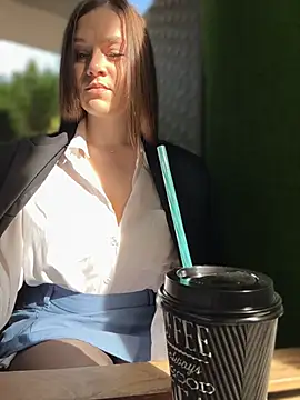 CrazyTori Adlı Modelin Canlı XXX Sohbeti