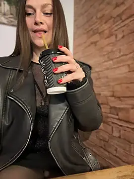 CrazyTori XXX чат на живо