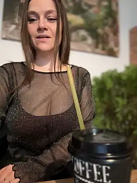 دردشة CrazyTori الجنسية المباشرة