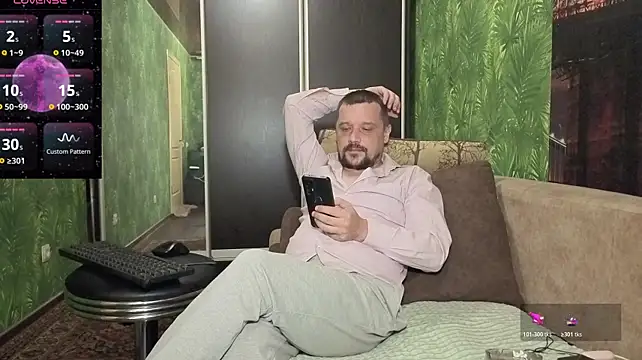 Show modela DanielOhCool na web-kameri