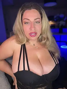 miamellycious' Webcam Show
