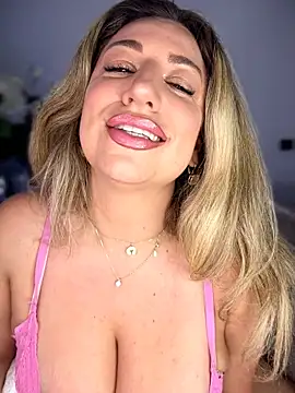 miamellycious' Webcam Show