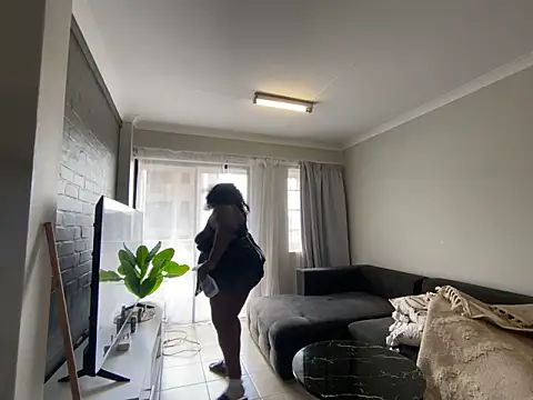 MissLola27's Webcam Show
