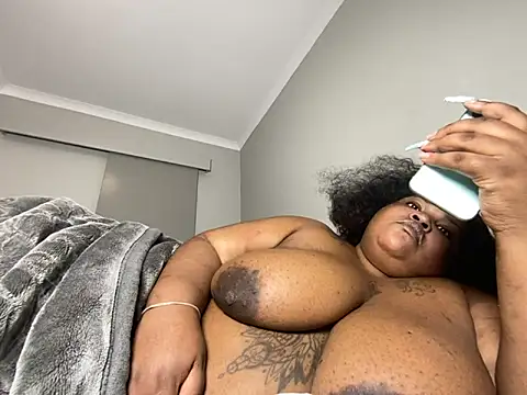 MissLola27 Live XXX-Chat