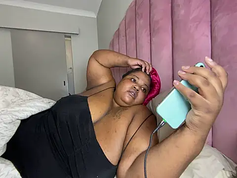 MissLola27 Webcam-Show