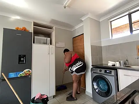 MissLola27 Adlı Modelin Canlı XXX Sohbeti