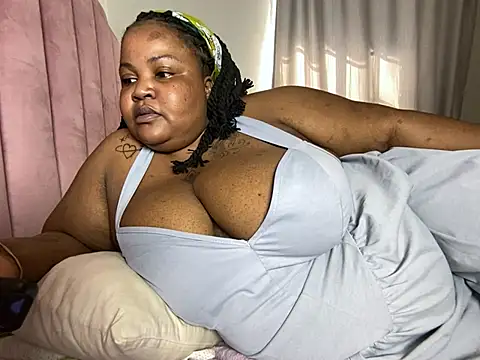 MissLola27 Adlı Modelin Web Kamerası Şovu