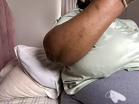 MissLola27's Webcam Show