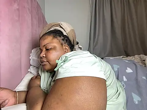 MissLola27's Webcam Show