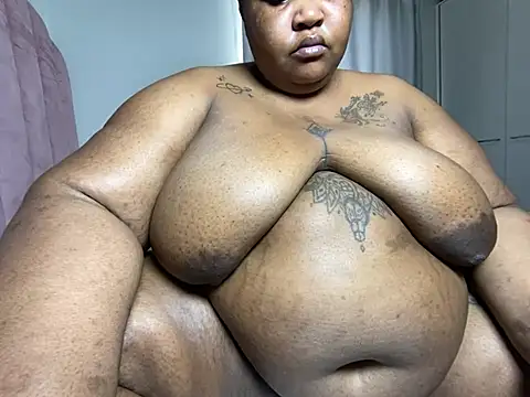 MissLola27's Live XXX Chat