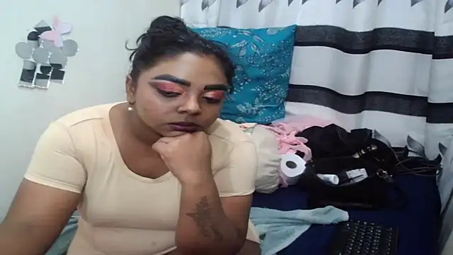 XXX chat uživo modela Indian_FireXX