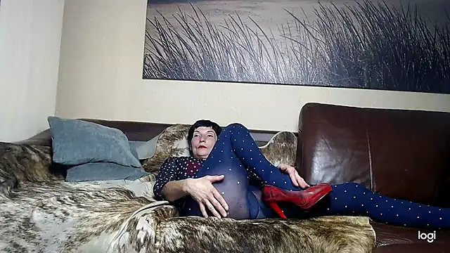 ElizabethLong live XXX chat