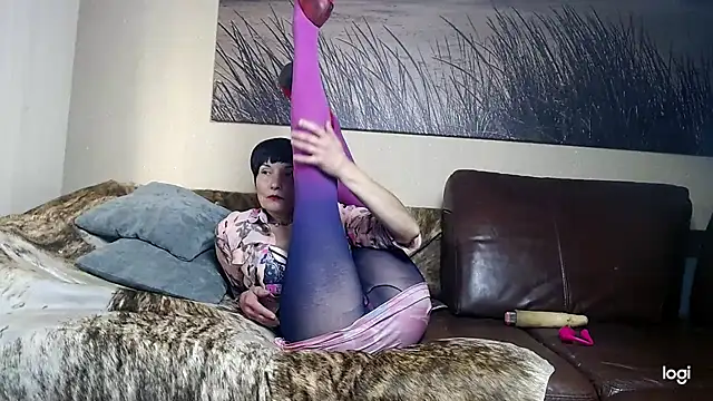 ElizabethLong Show in webcam
