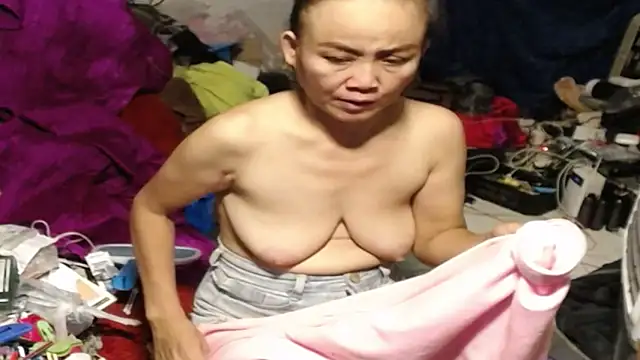 1CuteAndSexy69 XXX чат на живо