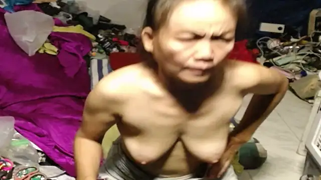 1CuteAndSexy69's Live XXX Chat