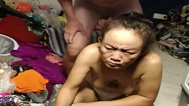 1CuteAndSexy69's Webcam Show