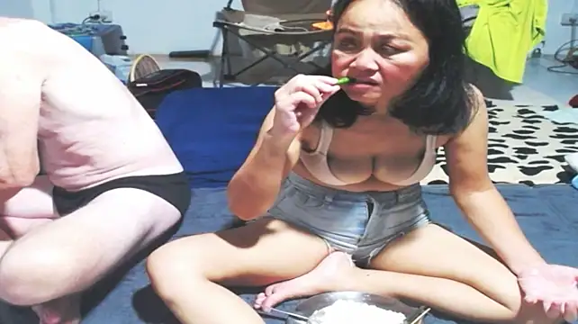 แชท XXX สดของ 1CuteAndSexy69