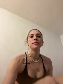 צ'אט XXX בשידור חי של queenxlexy