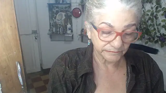 FunnyGrandma Шоу с уебкамера
