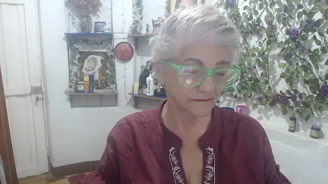 Pokazy przed kamerką – FunnyGrandma