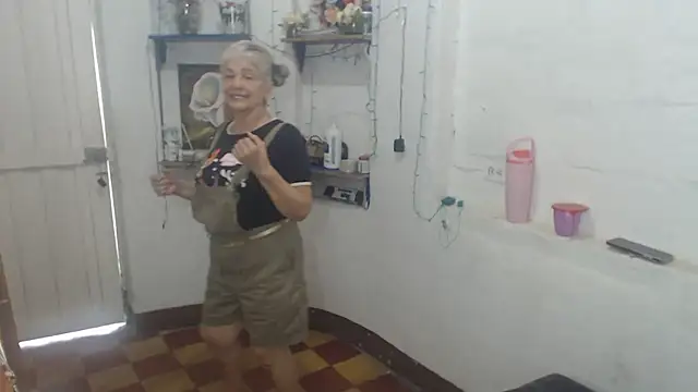 Show Webcam de FunnyGrandma